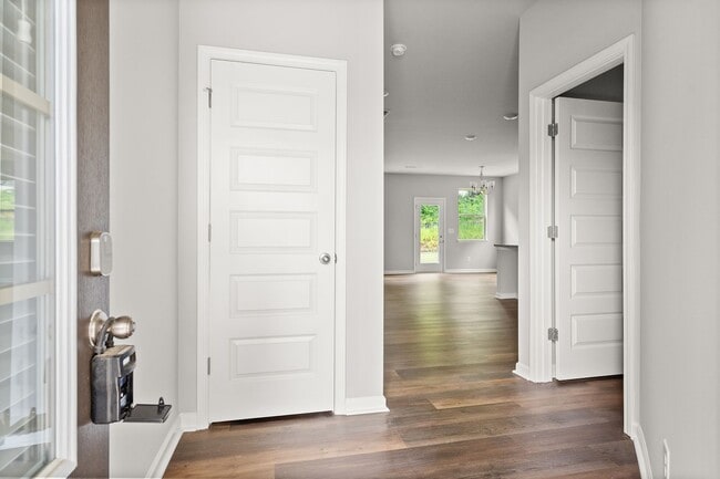 Building Photo - 4 Bed 2.5 Bath Single Family Home in Gainesville! -Retreat at Chicopee