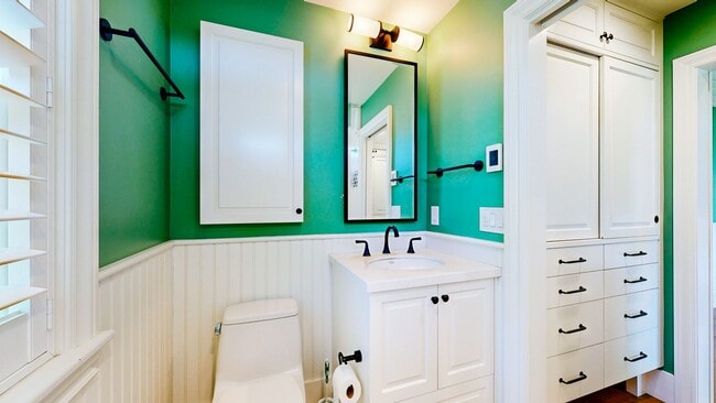 Building Photo - Country Charm Meets Vineyard Views! Two Bedroom Two bath with room to relax!