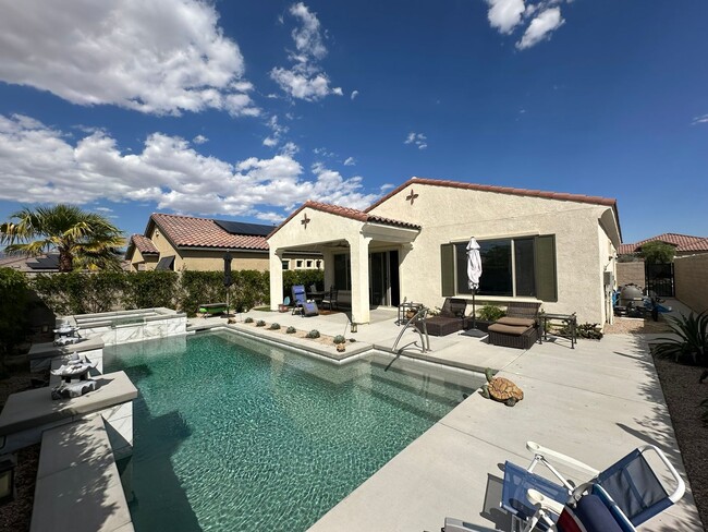 Building Photo - Short term Furnished home in the desirable...