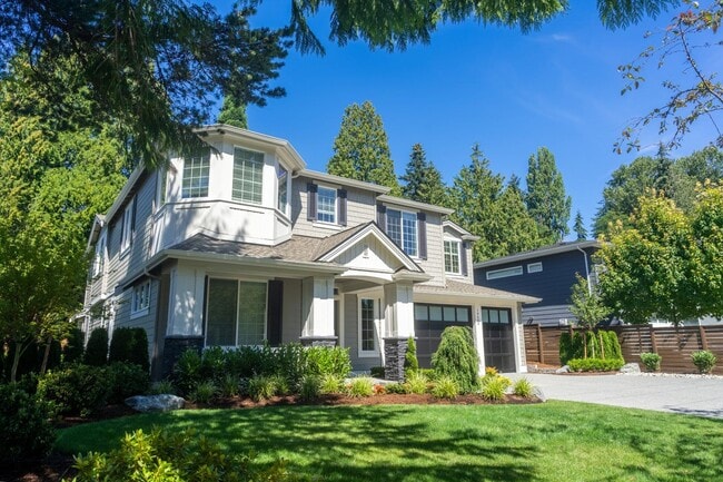 Building Photo - 5Bd/4.25Ba Kirkland House