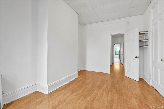 Building Photo - 71-60 69th Pl