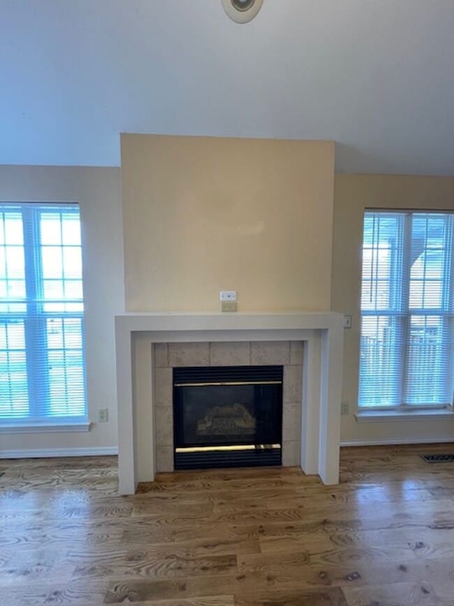 Building Photo - 4 Bedroom Home in SE Springfield!