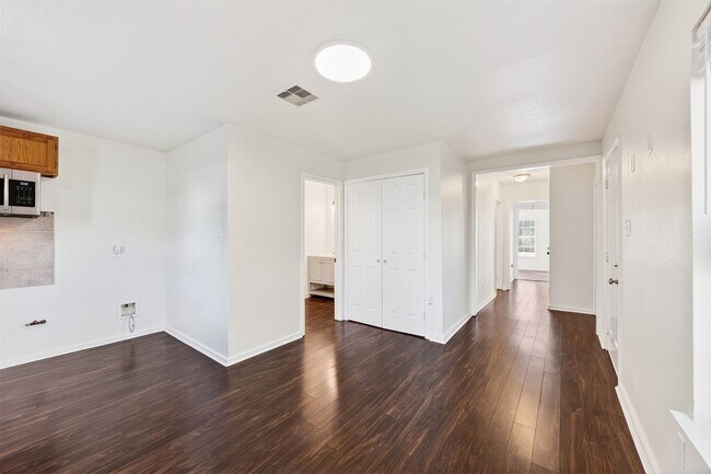 Building Photo - 6603 Conley St