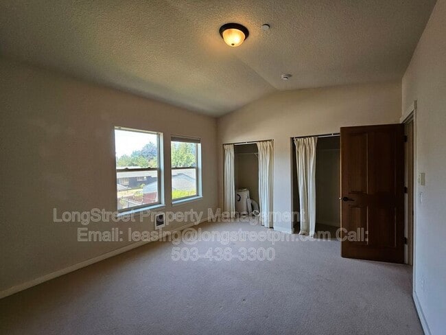 Building Photo - 4411 NE Killingsworth St