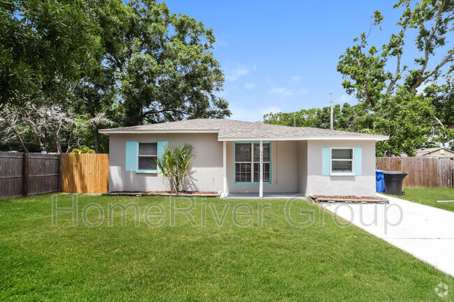 Building Photo - 1533 Canterbury Rd N