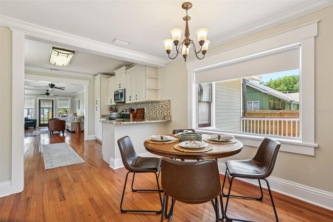 Building Photo - 712 E Caracas St