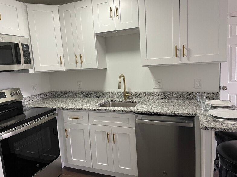 Building Photo - 46 Cochituate Rd