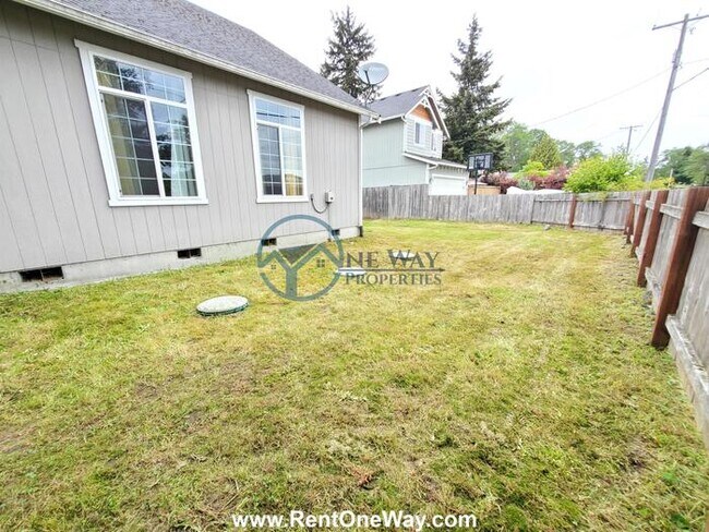 Building Photo - 103 165th St S