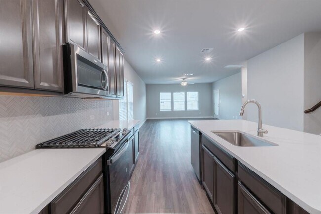 Building Photo - 2838 Dell Hollow Dr