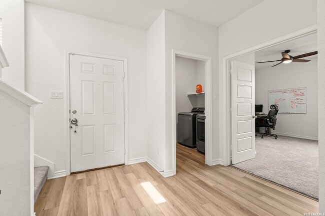 Building Photo - 355 Deer Crest Dr