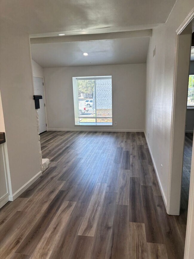 Building Photo - Charming 1BR Condo in Tulsa