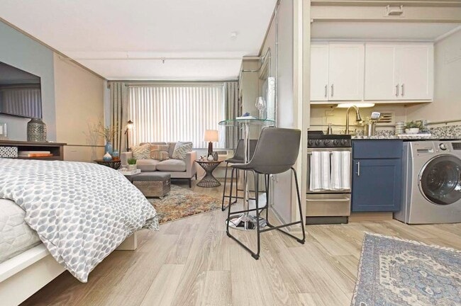 Building Photo - The Flats of Jackson Square Discover Our Studio, 1, & 2-Bedroom Flats and Lofts in Oak Ridge, TN