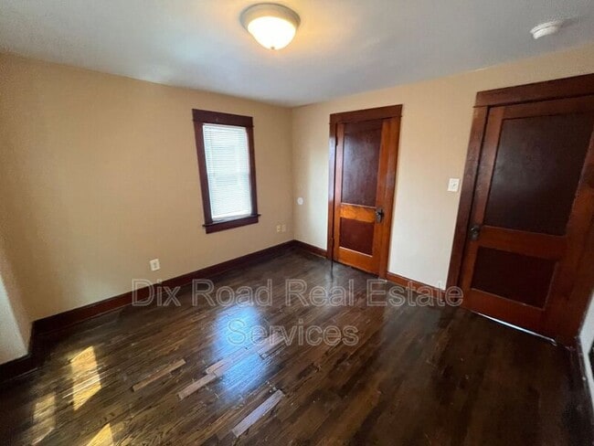 Building Photo - 2556 Freeman Ave