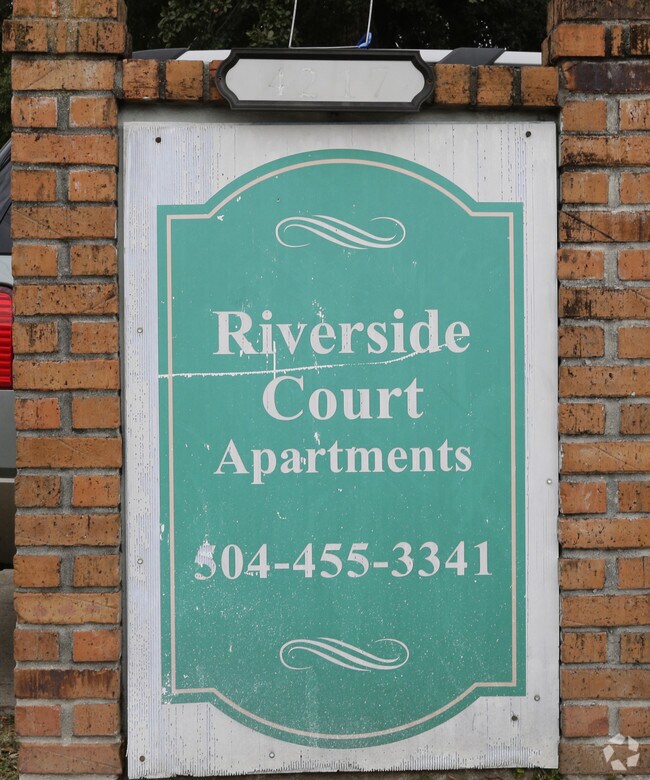 Building Photo - Riverside Court