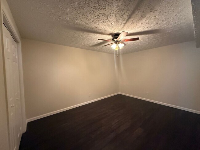 Building Photo - 3 bedroom 2.5 bathroom Home - Kingsport TN