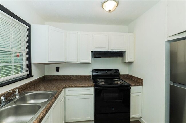 Building Photo - 836 Bolton Rd NW