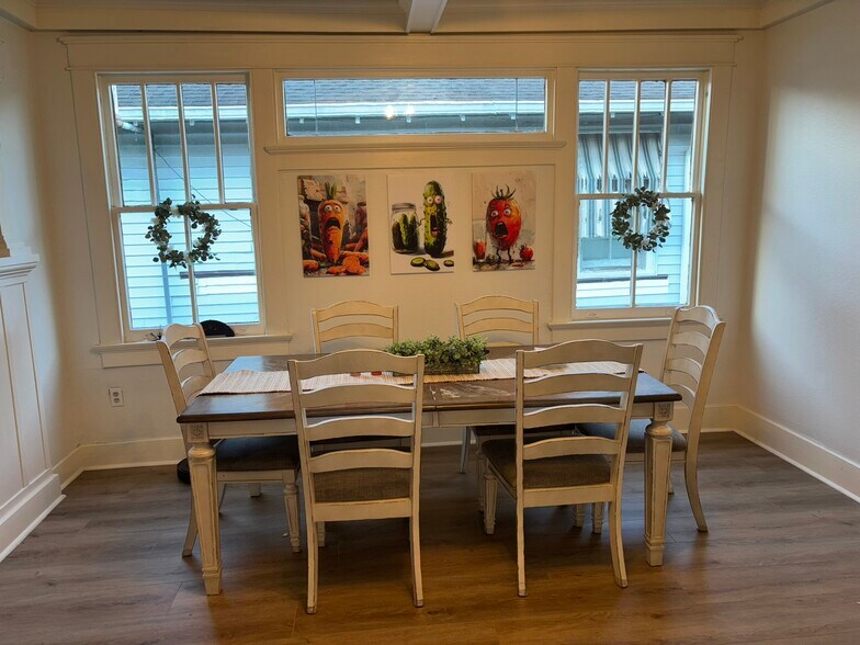 Building Photo - 2427 Peniston St