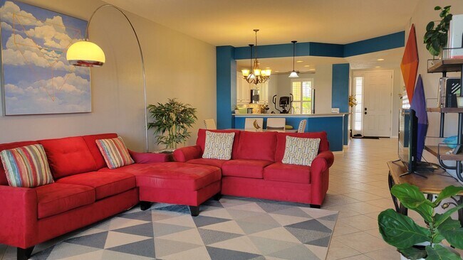 Building Photo - ANNUAL UNFURNISHED 2 bed 2 bath ground flo...