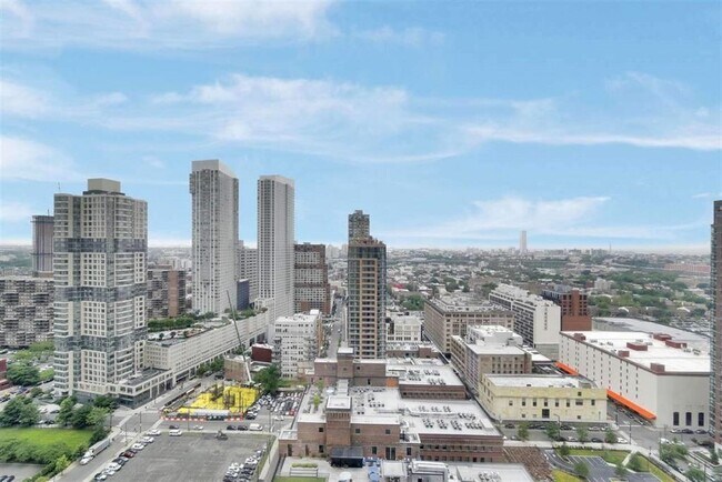 Building Photo - 88 Morgan St