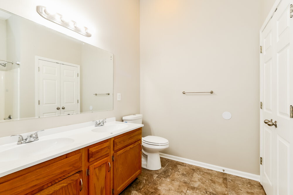 Building Photo - 8008 Grandmeadow Ln