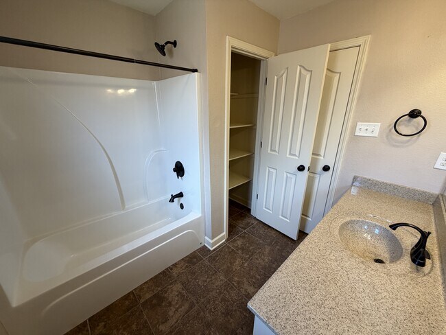 Building Photo - 1417 Puritan Dr