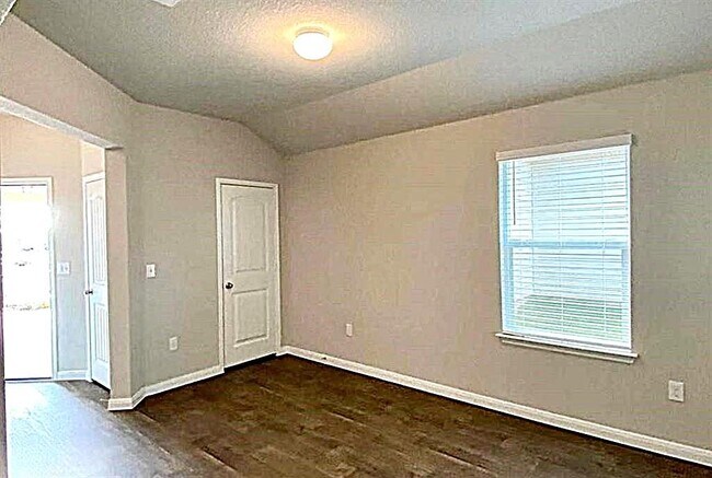 Building Photo - 610 Quarton Dr