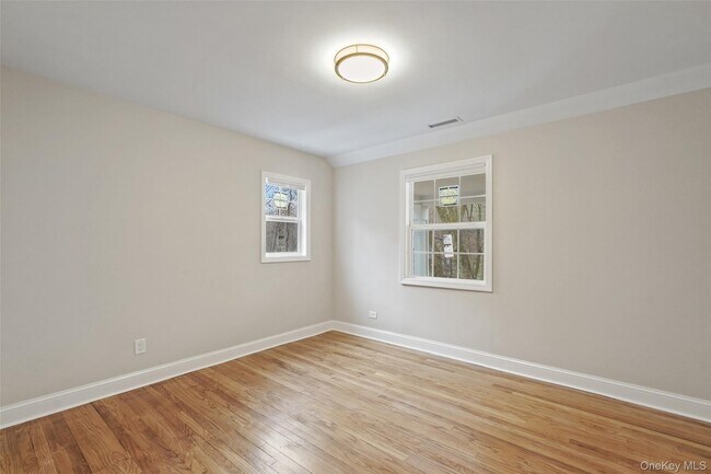 Building Photo - 790 Hardscrabble Rd