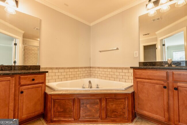 Building Photo - 2249 Ewell Park Dr NW