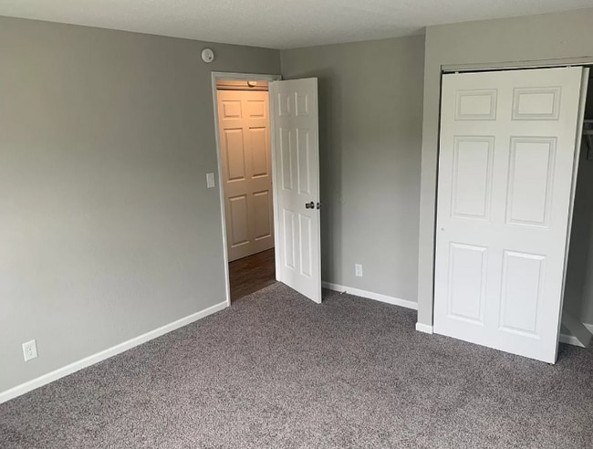 Building Photo - 213 E 35th St