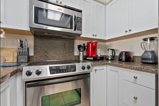Building Photo - 92-1514-1514 Aliinui Dr