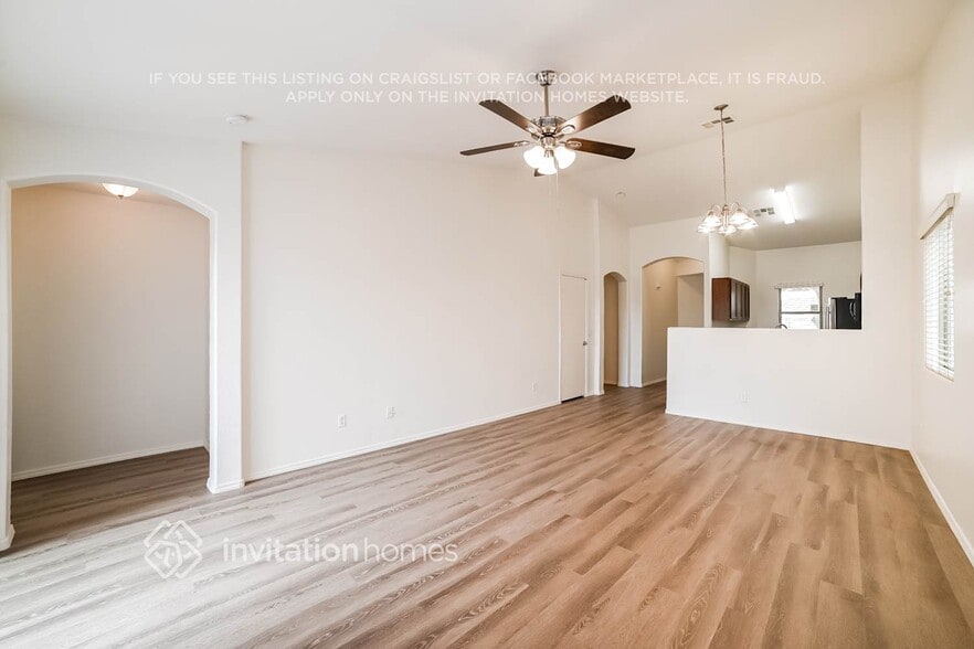 Building Photo - 18365 W Eva St