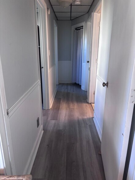 Building Photo - 146 Central Ave