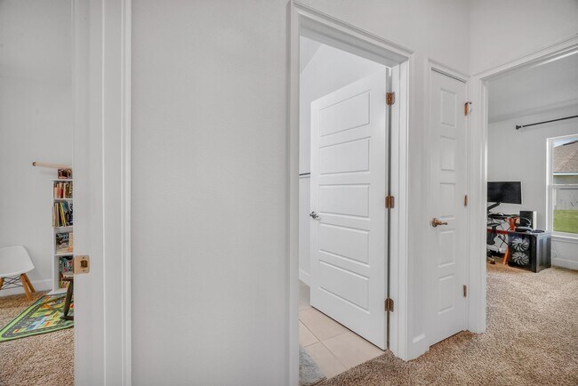 Building Photo - 5361 San Benedetto Pl