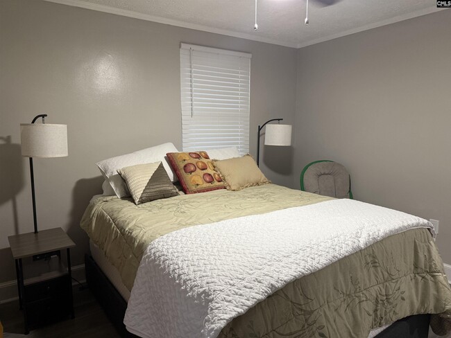 Building Photo - 3416 Hazelhurst Rd