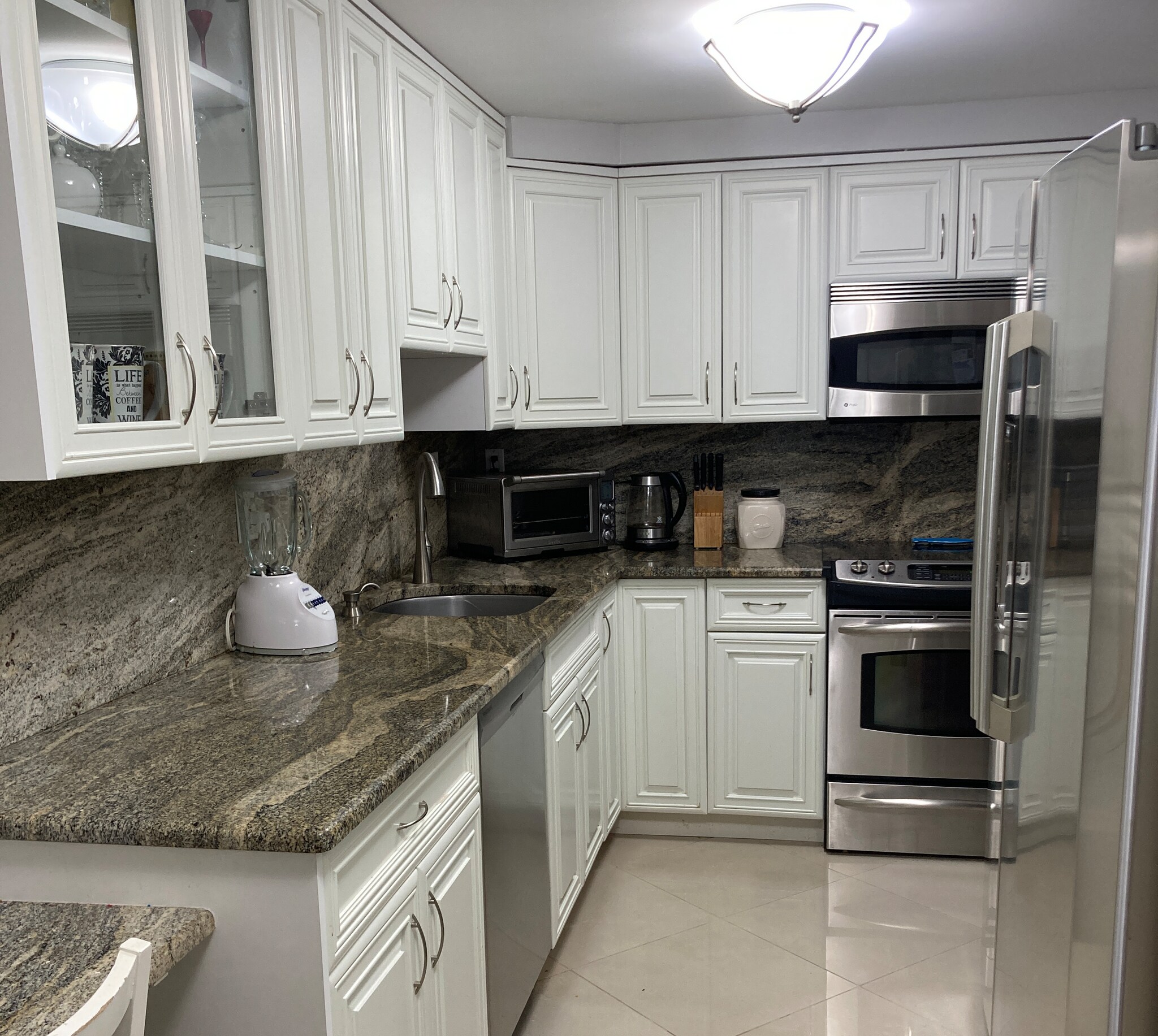 Kitchen - 3215 S Ocean Blvd