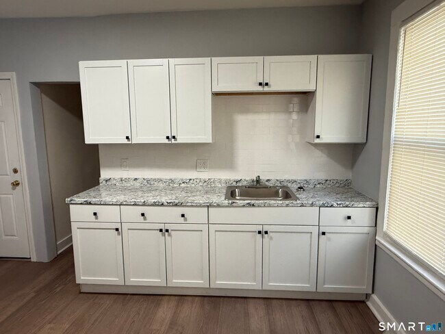 Building Photo - 51 Gilbert St