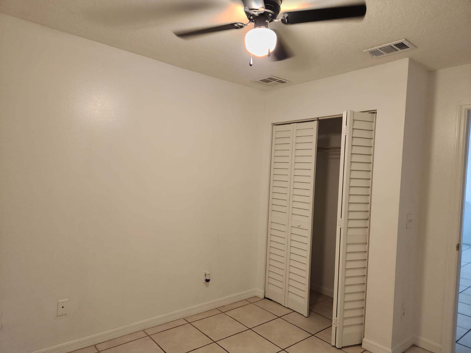 1st bedroom/new ceiling fans and closet doors - 504 13th Pl