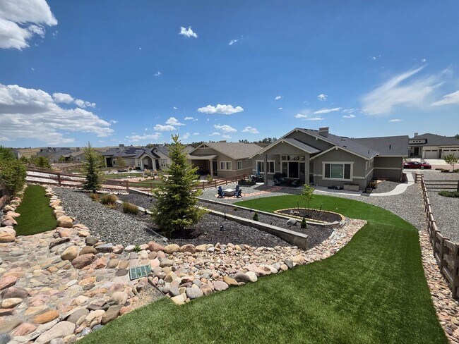 Building Photo - 5 Bed 4 Bath Home In Flying Horse North!!