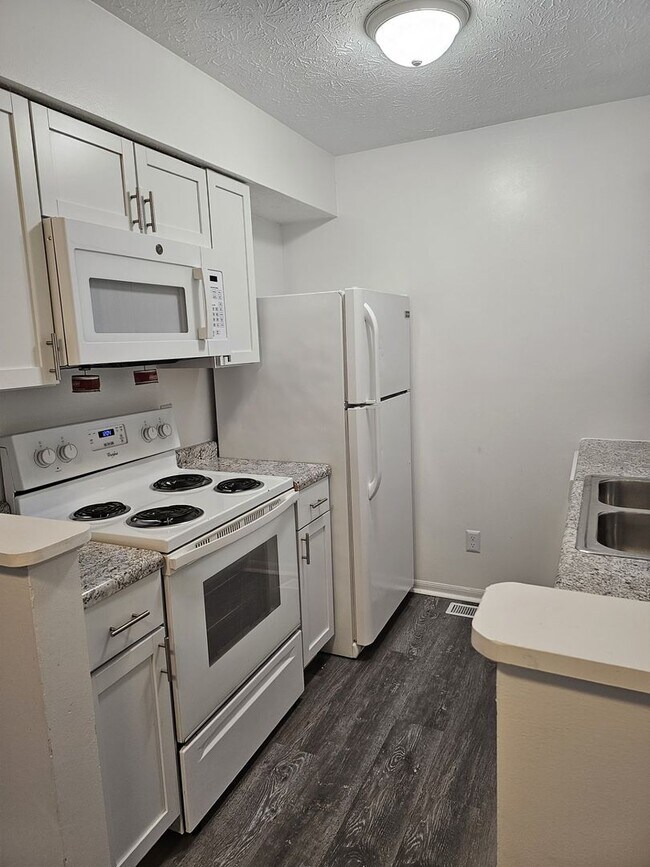Interior Photo - Center Street Apartments