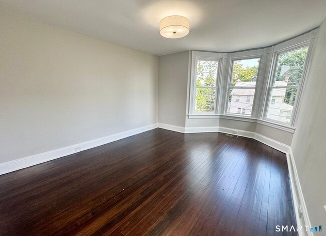 Building Photo - 25 Quintard Ave