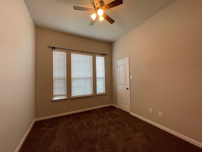 Building Photo - 8113 Northgate Lp