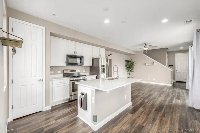 Building Photo - 23614 E 5th Pl