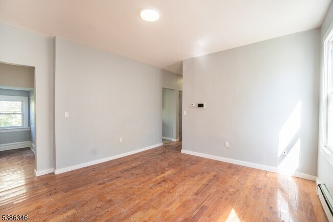 Building Photo - 43 Tillinghast St