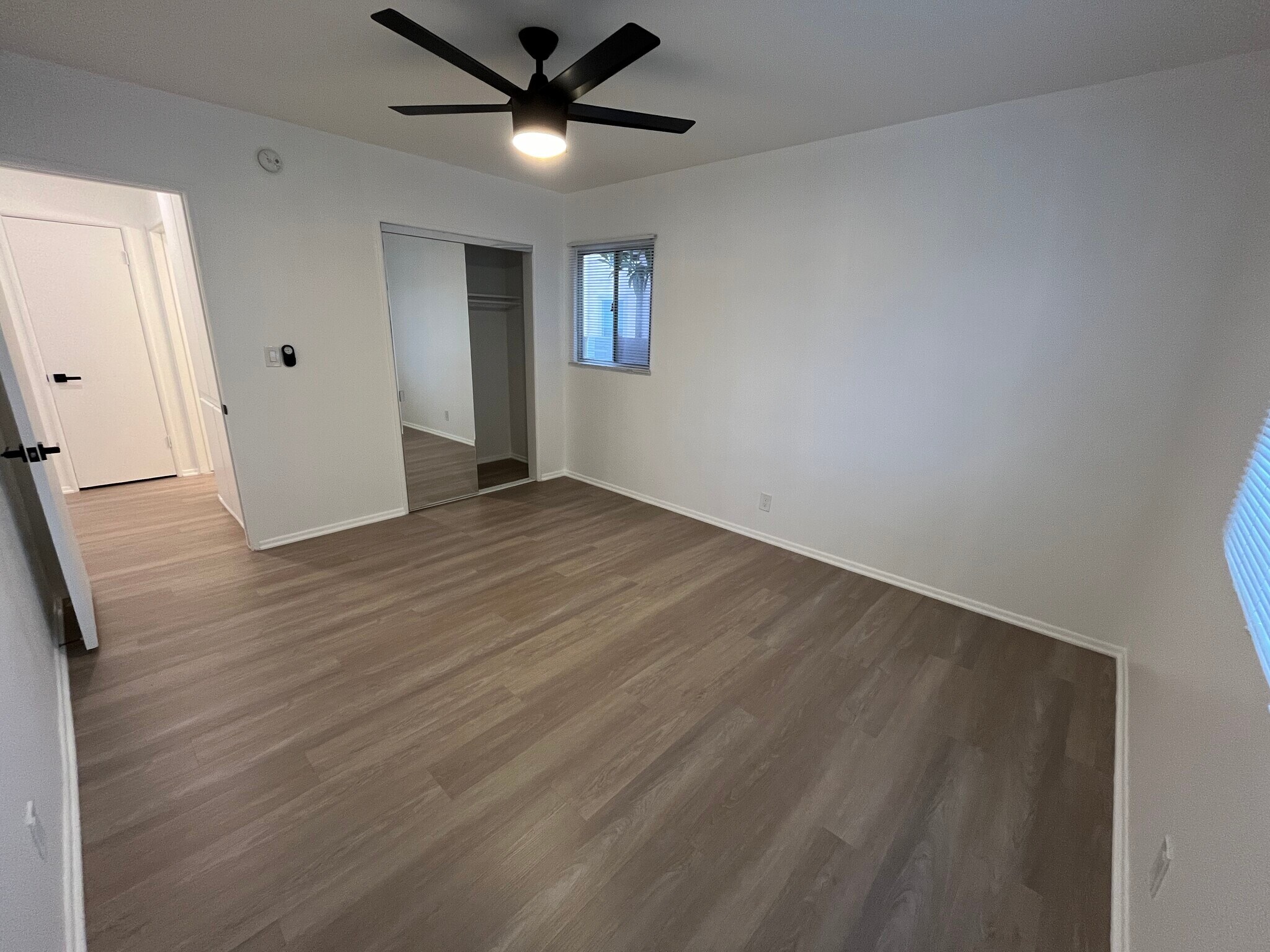 Building Photo - 3633 Kelton Ave