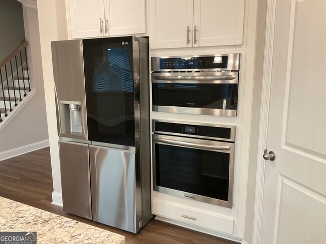 Building Photo - 240 Hollis St