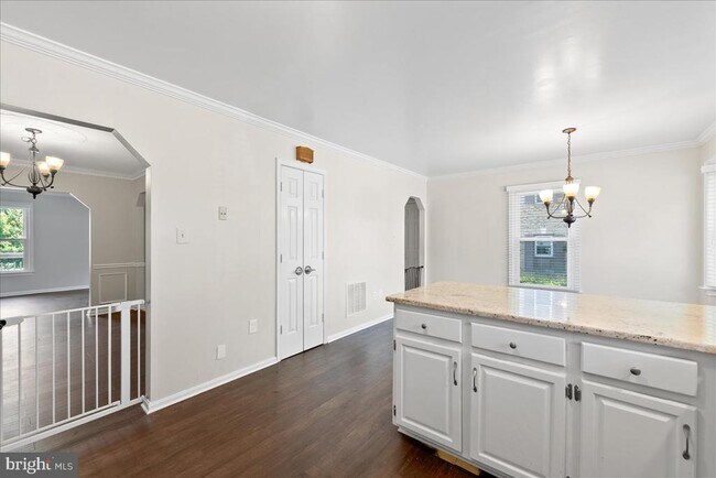 Building Photo - 4527 Sawgrass Ct