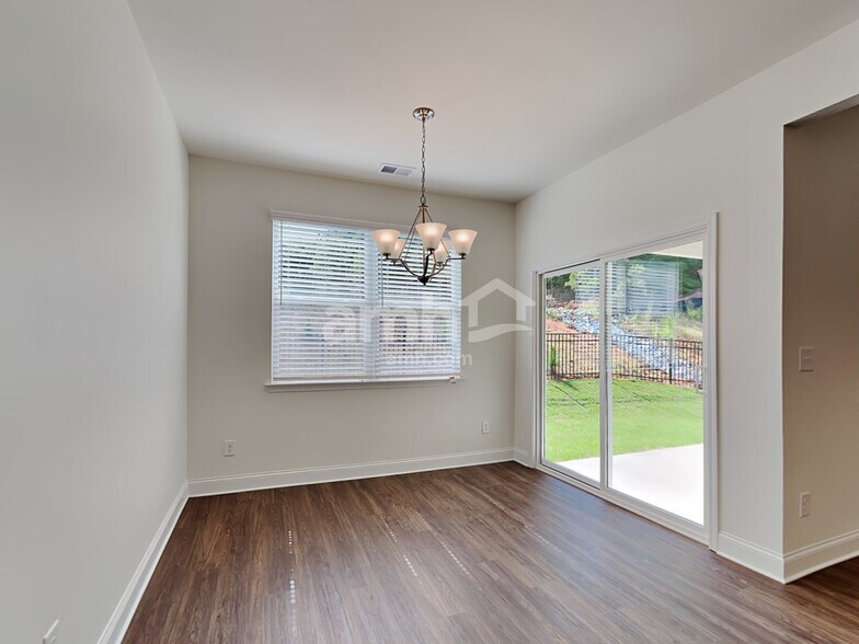 Building Photo - 7045 Creeksong Dr