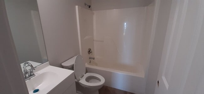 Building Photo - 426 Summer Dr