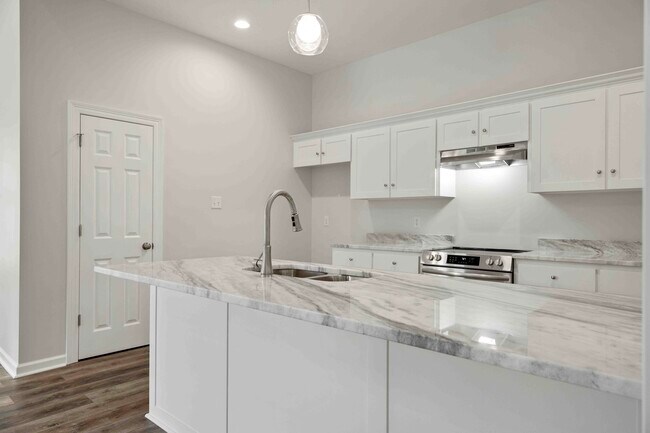 Building Photo - 105 Santa Marta Dr