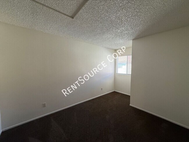 Building Photo - 44545 16th St E